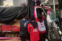 Adu Banteng Dua Truk di Sragen, Tiga Orang Terluka