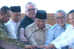 Prabowo Resmikan 1.061 Koperasi Merah Putih di Desa