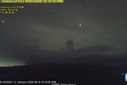 Semeru Erupsi Disertai Awan Panas, Kolom Abu Capai 1 Km