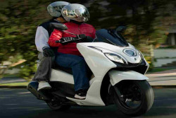 Suzuki Burgman 150 Meluncur, Siap Tantang PCX dan NMAX