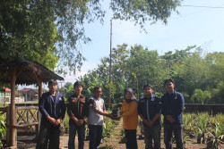 Mahasiswa Politeknik LPP Yogyakarta Sulap Kotoran Ayam Jadi Rupiah