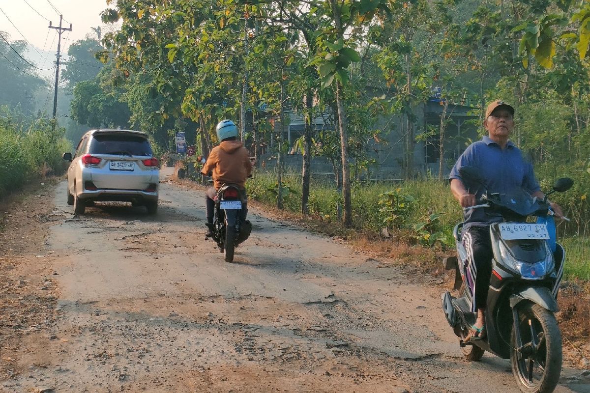 Jalan ke Gua Pindul Gunungkidul Rusak Parah, Wisatawan Terancam Kabur