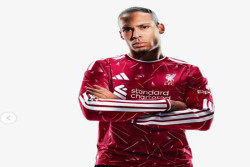 Liverpool Rilis Jersey Baru Bernuansa Era Emas 1989