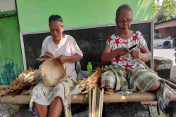 Permintaan Besek Kurban di Bantul Melonjak, Perajin Kewalahan