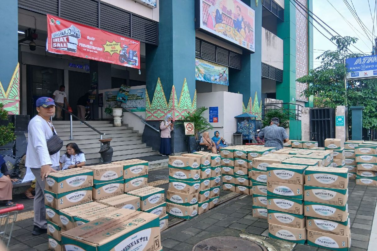Bulog Salurkan 2,6 Juta Liter Minyakita di DIY, Stok Aman