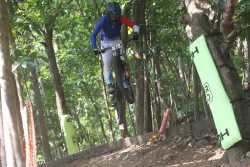 Track Ekstrem, Persaingan 76 Indonesian Downhill 2026 di Bantul Ketat