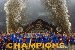 Persib Juara Lagi! GBLA Bergemuruh, Bobotoh Rayakan Hattrick