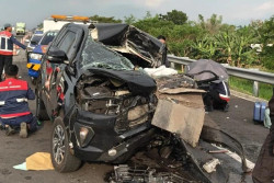 Kronologi Kecelakaan Maut Gus Hilman, Dua Staf Tewas di Tol Paspro