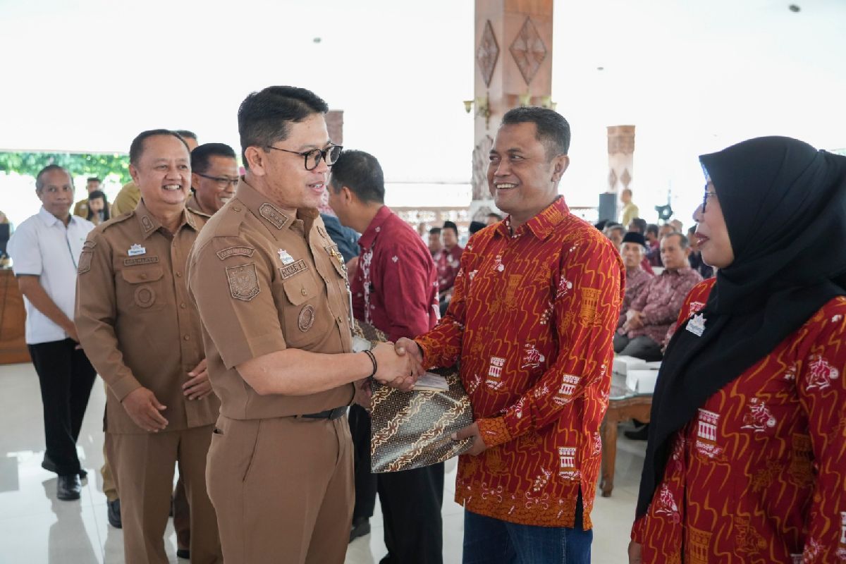 Pemkot Magelang Salurkan Honor untuk 1.222 RT/RW, Ini Pesan Wali Kota