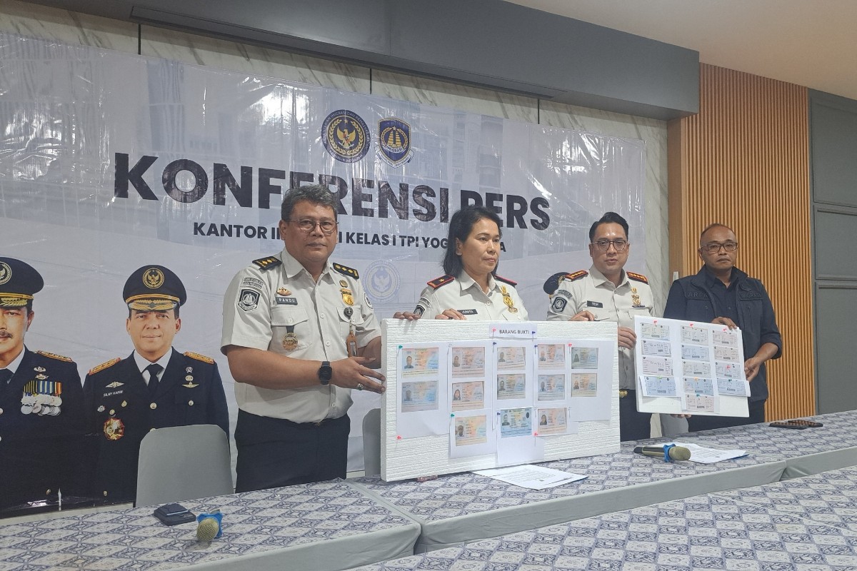 Imigrasi Jogja Gagalkan Keberangkatan 13 WNI Diduga Haji Nonprosedural