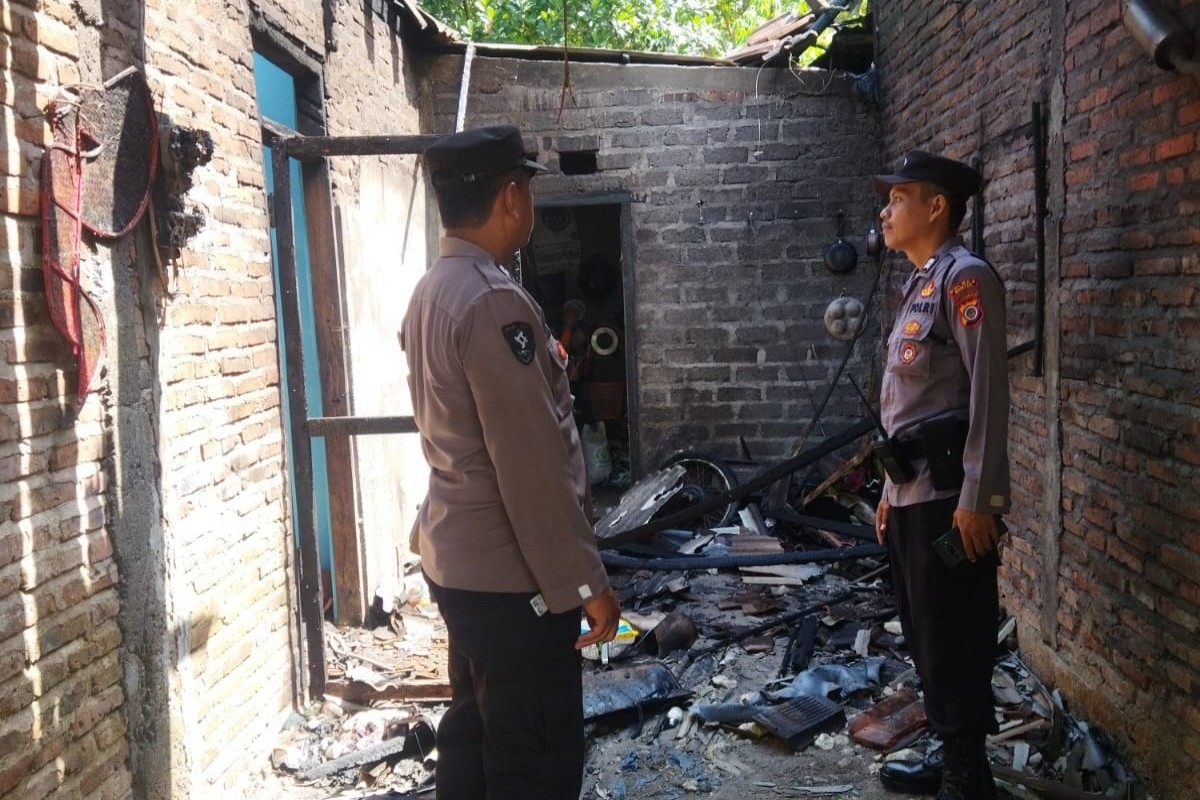 Mobil Daihatsu Zebra Terbakar di Pandak Bantul, Dipicu Aki Dicas