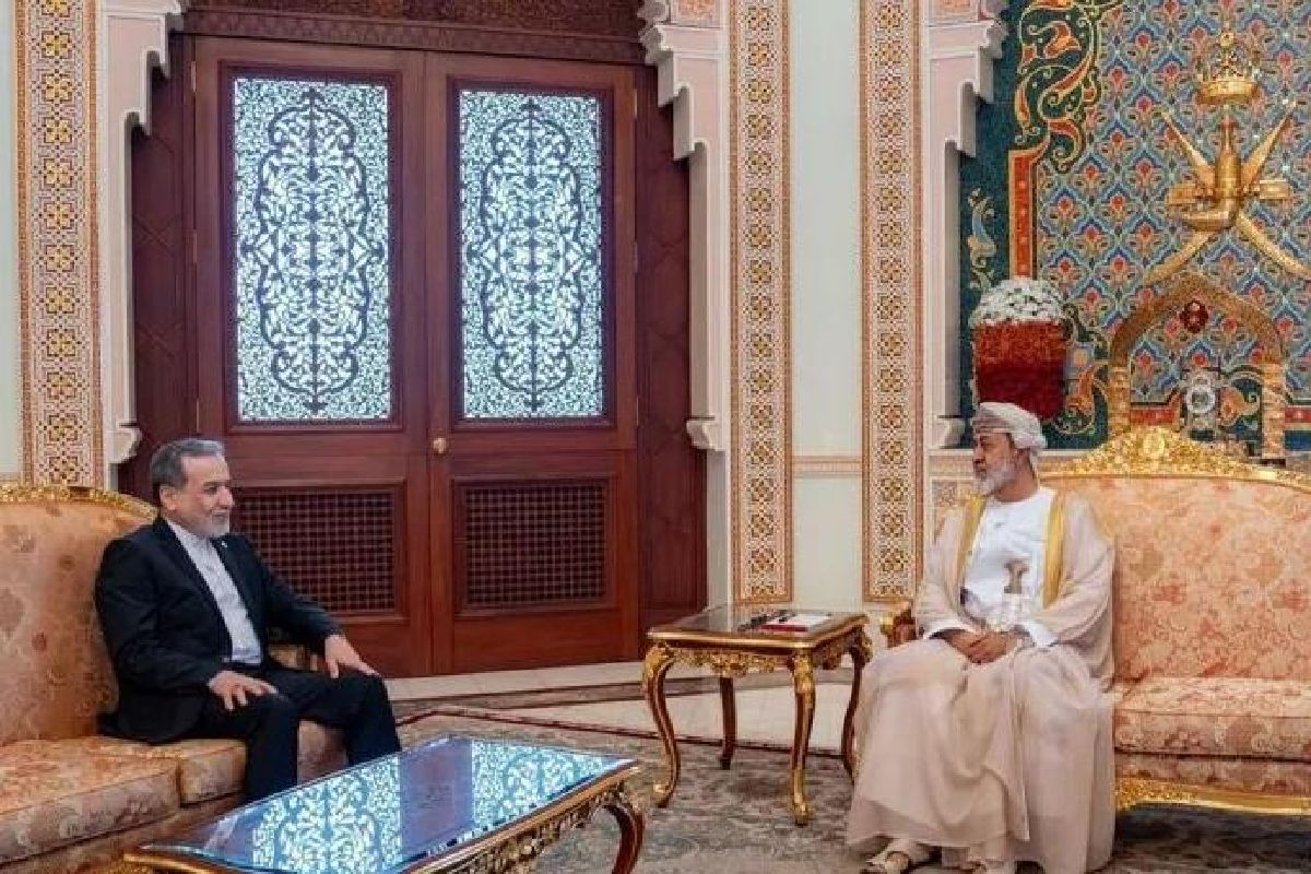 Ancam Oman Jika Kuasai Selat Hormuz, Trump: AS Siap Bertindak
