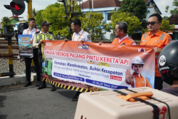 KAI Bandara Edukasi Keselamatan di Pelintasan Sebidang Wates
