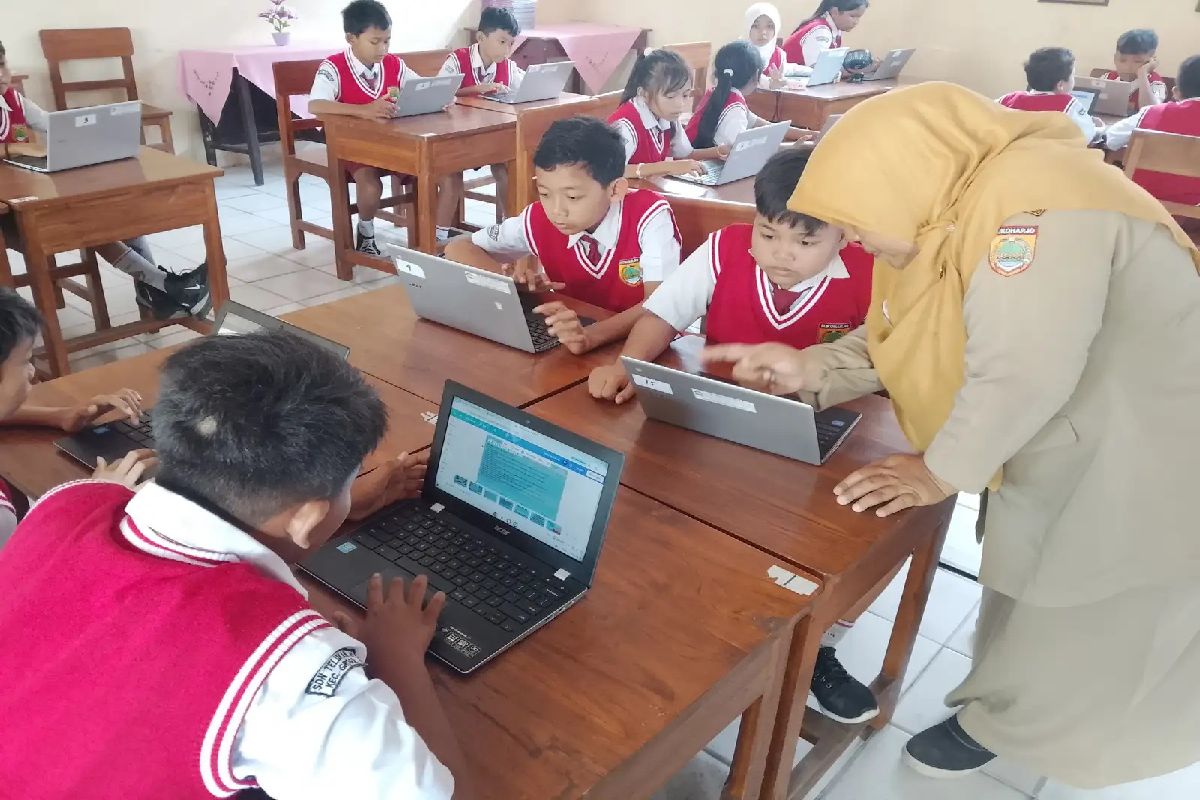 Pemkab Sukoharjo Batasi Penggunaan Gawai Anak, Ini Aturan Lengkapnya