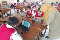 Pemkab Sukoharjo Batasi Penggunaan Gawai Anak, Ini Aturan Lengkapnya