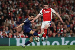 Arsenal vs PSG: Adu Gelandang Elite Rice vs Vitinha Penentu Trofi