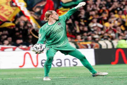 PSG Juara Liga Champions, Safonov Disorot Usai Tanpa Save