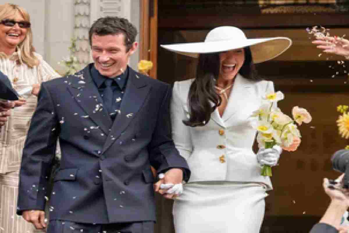 Dua Lipa dan Callum Turner Resmi Menikah