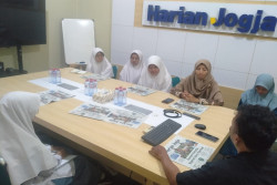Santri Pesantren Baitussalam Belajar Jurnalistik di Harian Jogja