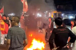 Polisi Ungkap Kronologi Aksi Bakar Ban di Pancoran, Kini Kondusif
