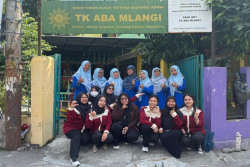 Mahasiswa Unisa Edukasi Siswa TK ABA Mlangi terkait Area Privasi Tubuh