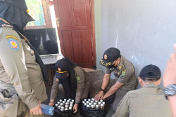 Satpol PP Bantul Amankan 86 Botol Minuman Oplosan
