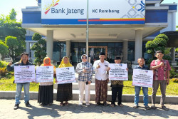 CSR Bank Jateng Bedah 5 Rumah Tak Layak Huni di Rembang