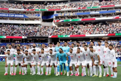 Ribuan Suporter Sambut Meriah Pengibaran Bendera Iran di Los Angeles
