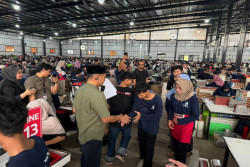 150 Buruh Pabrik Rokok di Magelang Dapat Hadiah Umrah