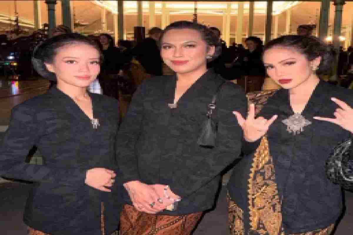 Rahadian Minta Maaf usai Kenakan Kebaya di Kirab 1 Suro Mangkunegaran