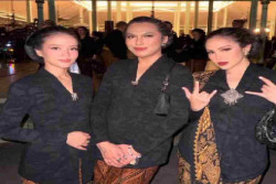 Rahadian Minta Maaf usai Kenakan Kebaya di Kirab 1 Suro Mangkunegaran
