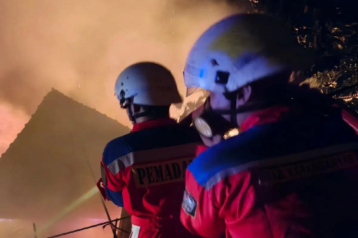 Pabrik Briket Batok Kelapa di Karanganyar Terbakar