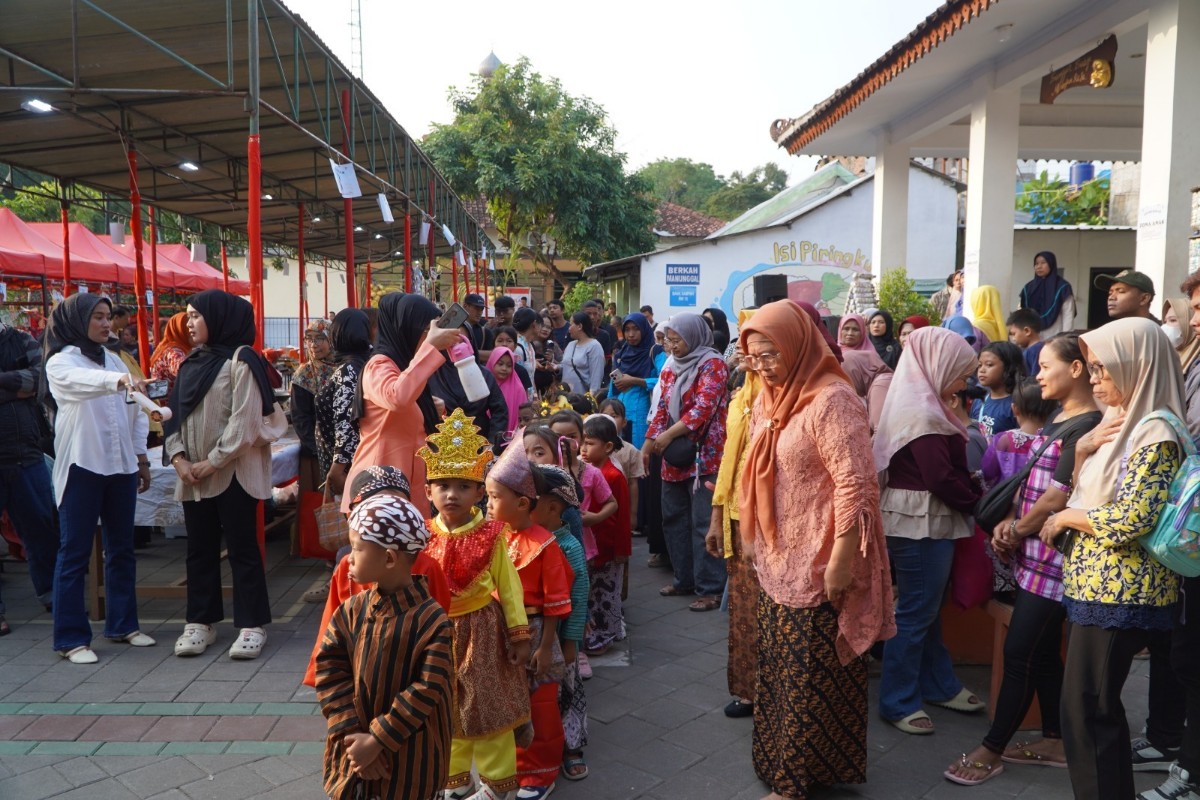 Bantaran Sungai Bangunrejo Jadi Pusat UMKM dan Seni Warga Tegalrejo
