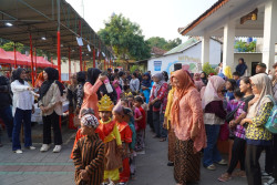 Bantaran Sungai Bangunrejo Jadi Pusat UMKM dan Seni Warga Tegalrejo