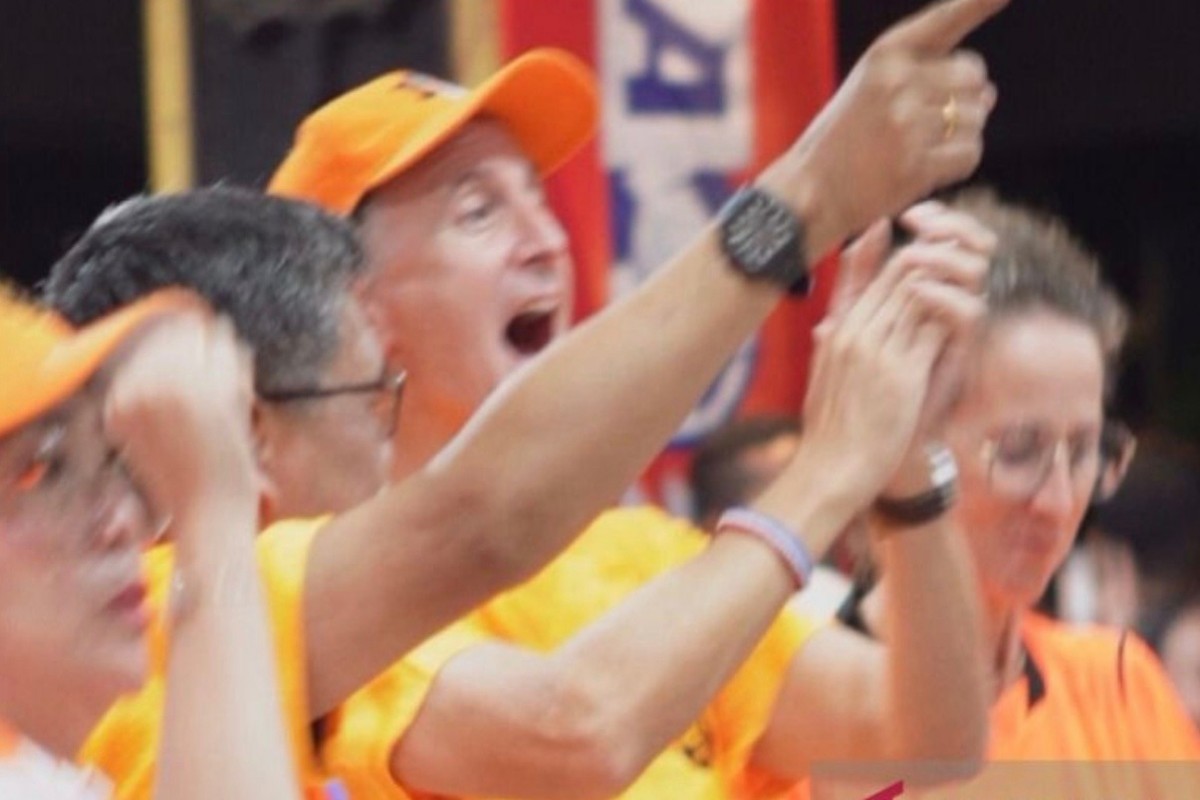 Belanda Kalahkan Swedia 5-1, Ribuan Warga Ambon Berpesta