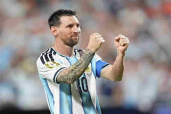 Messi Pecahkan Rekor Piala Dunia, Argentina Melaju ke Fase Gugur