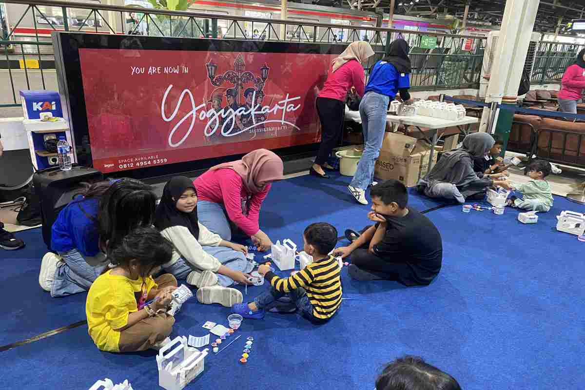 Libur Sekolah Dongkrak Penumpang, Stasiun Tugu Hadirkan Arena Bermain