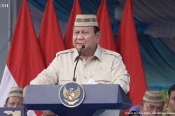 Polisi dan TNI Turun ke Sawah, Prabowo: Itu Demi Swasembada Pangan