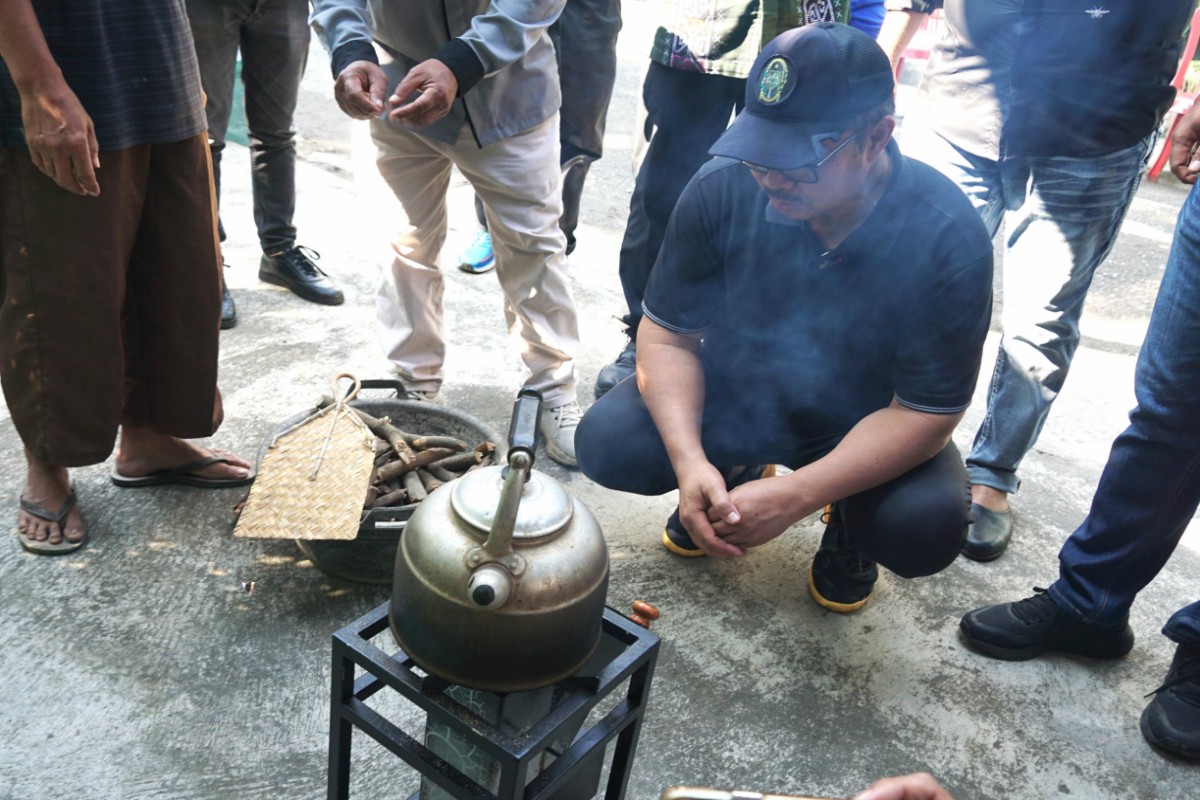 Kompor Tuwanggana Giwangan Ubah Limbah Ranting Jadi Energi Alternatif
