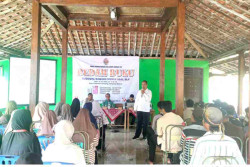 Petani Dikenalkan Teknik Bawang Asal Biji lewat Bedah Buku