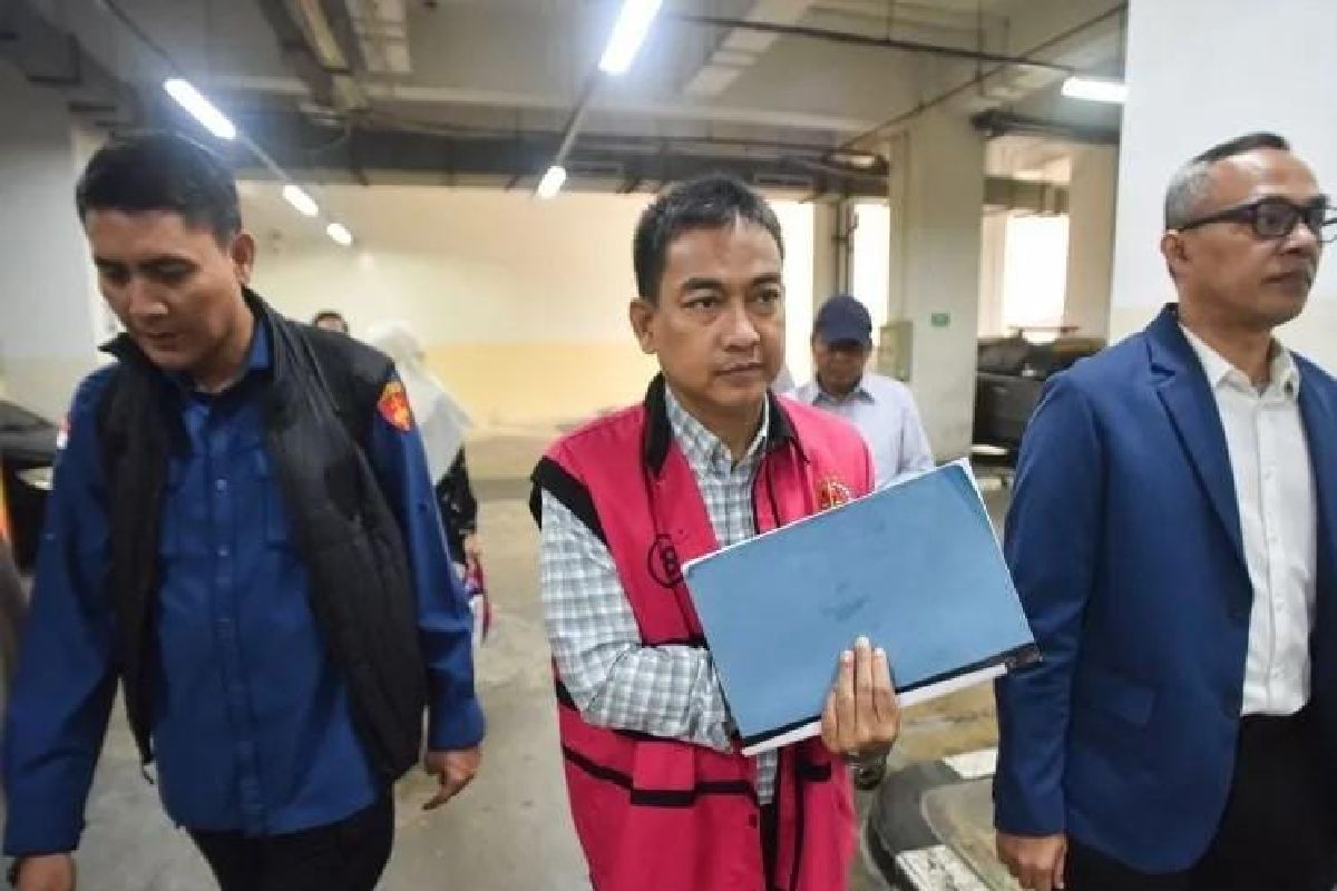 Ketua Ombudsman Didakwa Terima Suap Rp4,85 Miliar