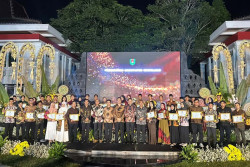 Bupati Award 2026: Pasutri Asal Candimulyo Borong Dua Penghargaan