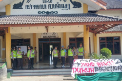 Demo Warga Bantul Desak Dukuh Banyon Dicopot, Diduga Pungli Sertifikat
