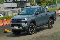 New Hilux Resmi Hadir, Versi EV Dijual Tembus Rp1 Miliar