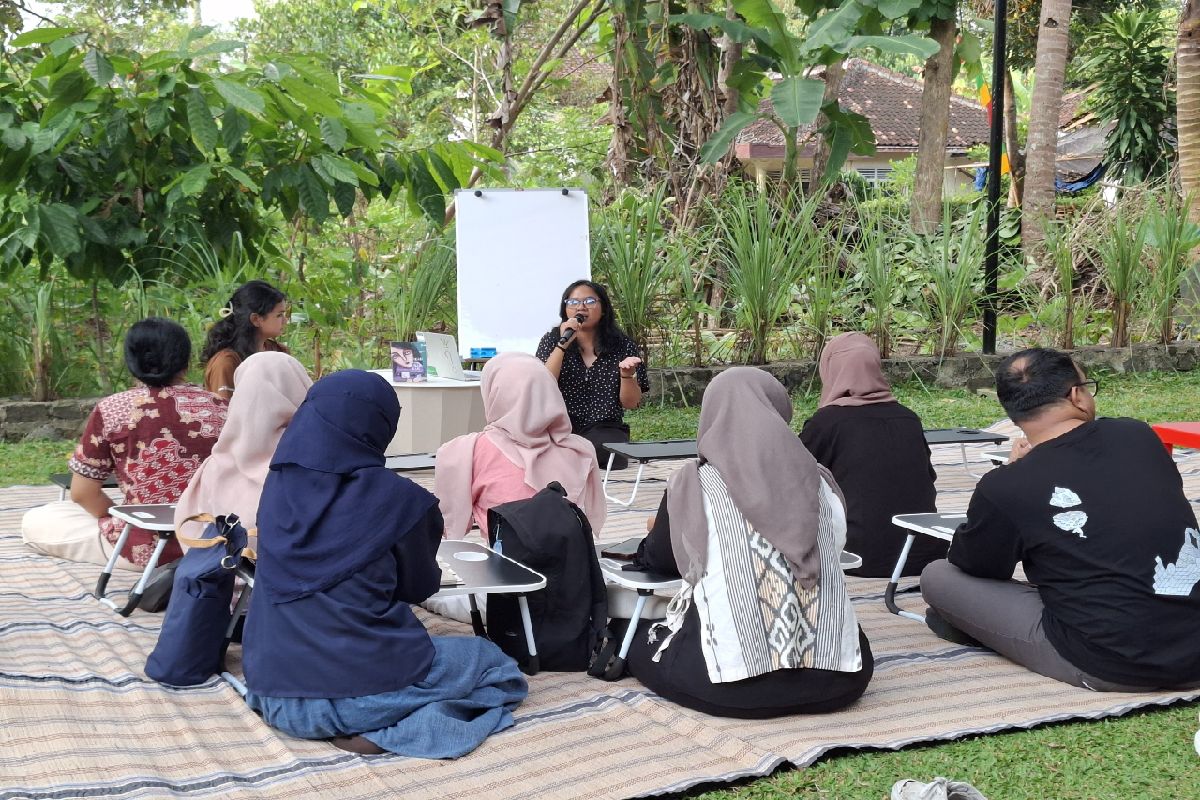 Kisah Ruhaeni Intan, Penulis Jogja yang Tembus Kusala Sastra 2026