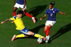 Michael Olise Ukir Rekor Assist Piala Dunia, Dekati Pele