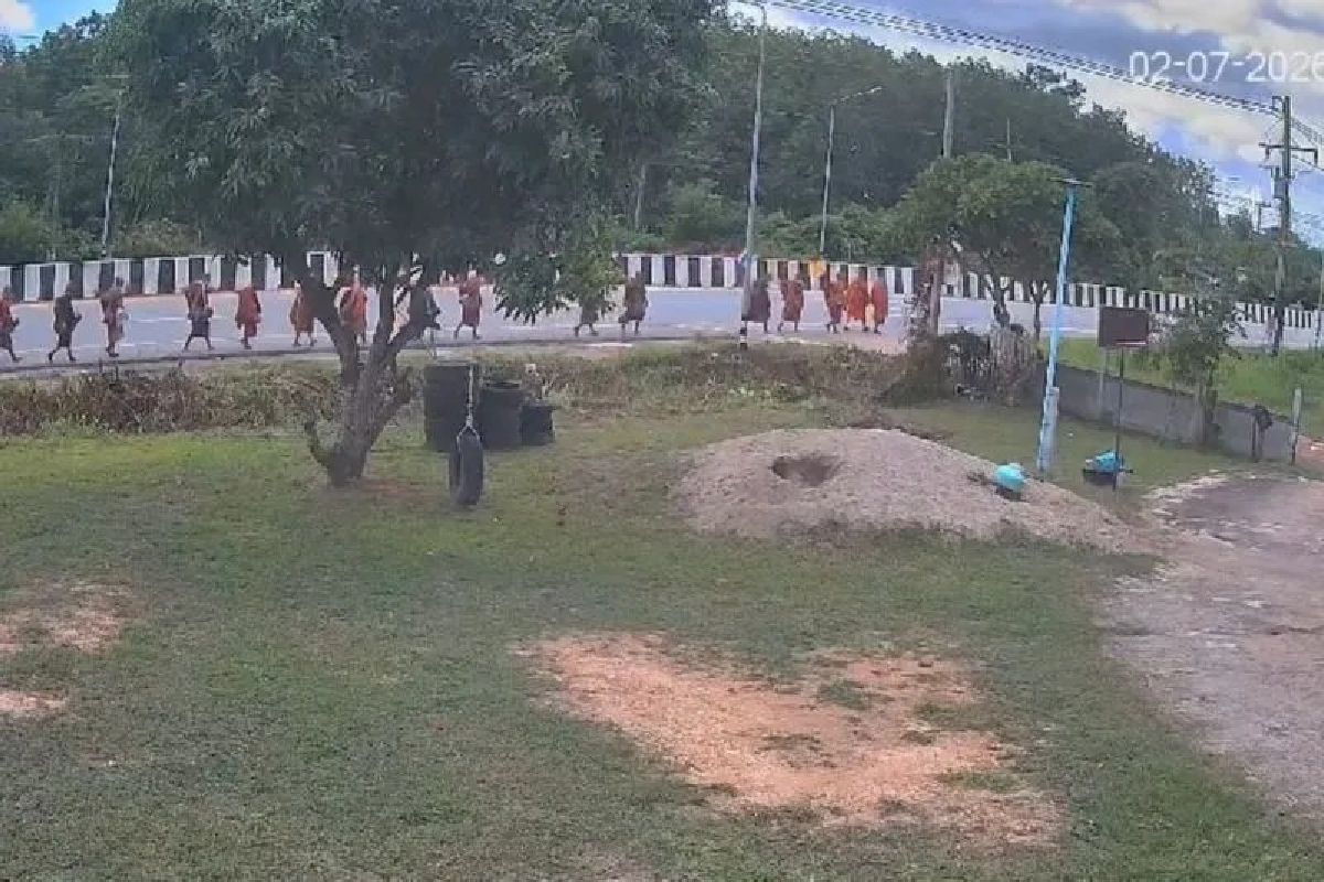 Anak 11 Tahun Tabrak Rombongan Biksu di Thailand, 10 Orang Tewas