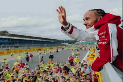 Drama GP Inggris: Hamilton Pertahankan Podium dan Leclerc Juara
