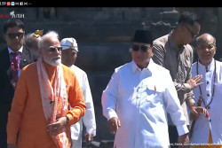 Prabowo dan Narendra Modi Keliling Candi Prambanan, Sapa Umat Hindu