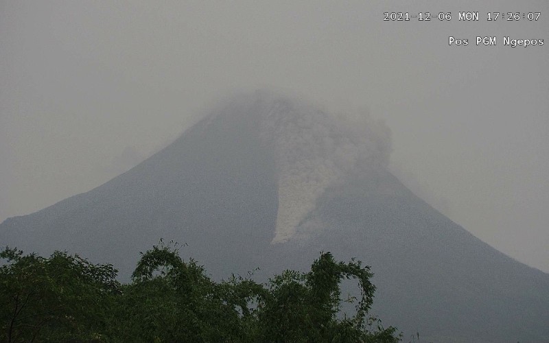 Awan Panas Merapi Meluncur 2 Km Pagi Ini, BPPTKG: Jauhi Zona Bahaya